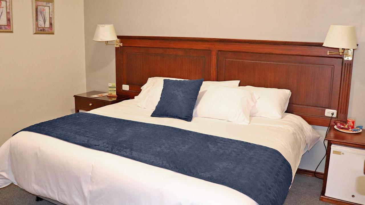 Hotel Florida Ambato Exterior photo